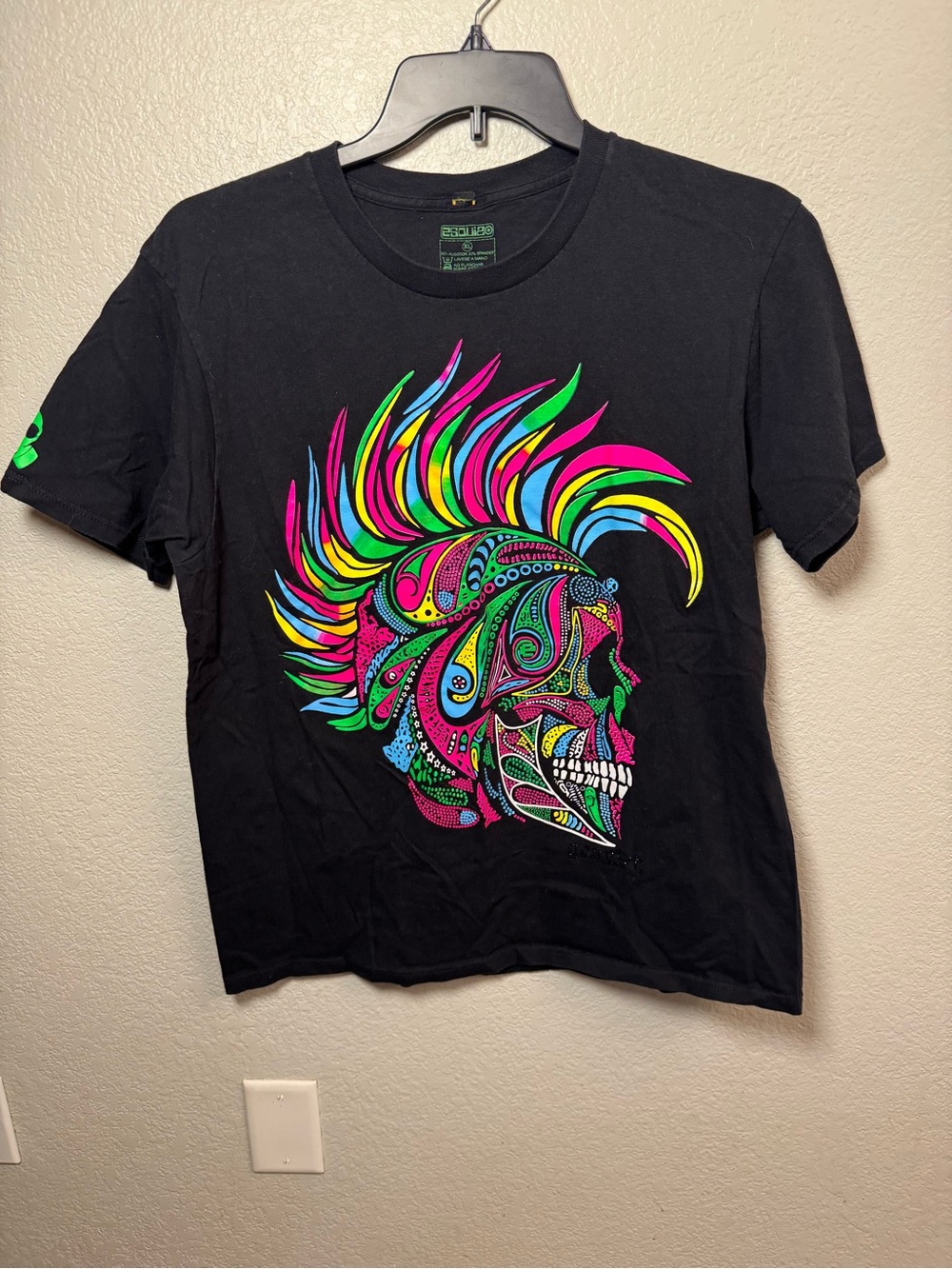 Esquizo Neon Mohawk Punk Skull Graphic T-Shirt - Size XL Black